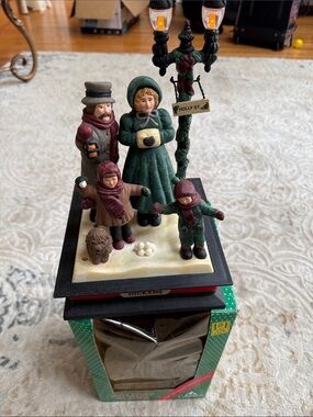 Holiday Dickens Carolers Figurine in Green by